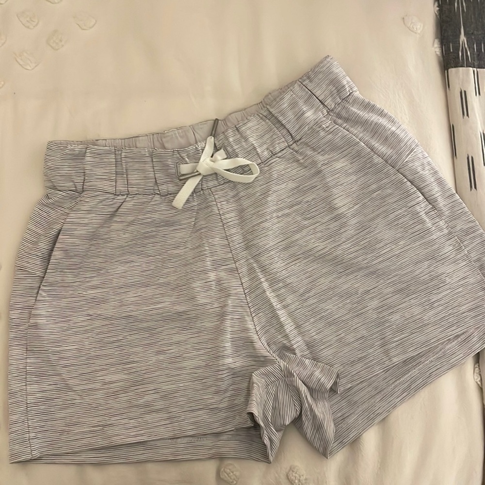 Lululemon short